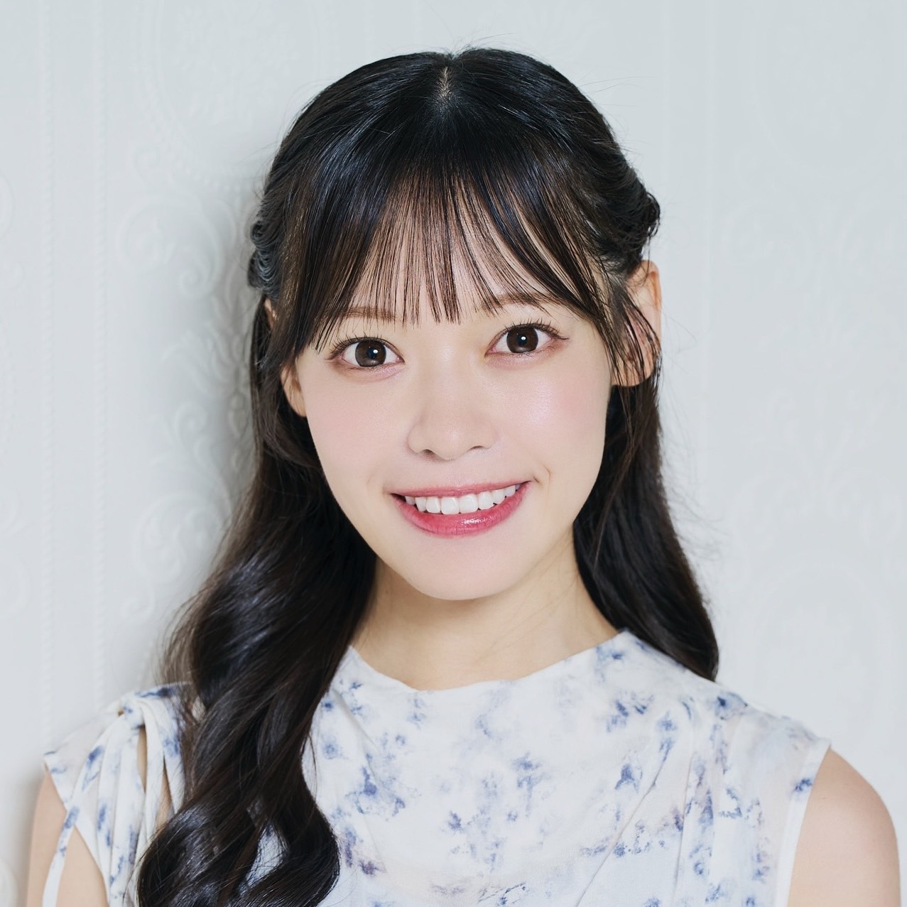 蓮水 杏那 - クィーンズアベニュー公式サイト